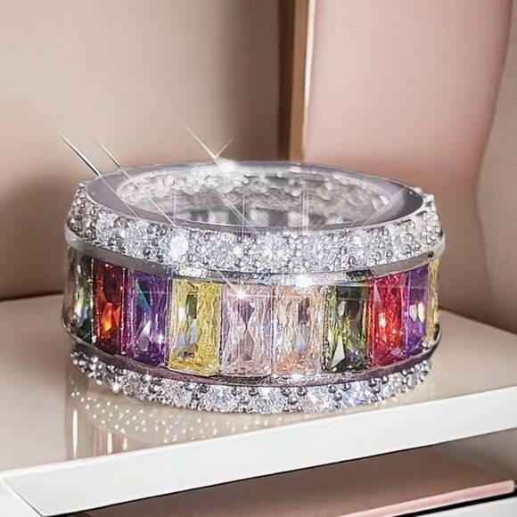 🩷 Stunning New ring with bands of colored crystals & rhinestones size 7 & 8 🩷 - Picture 1 of 8